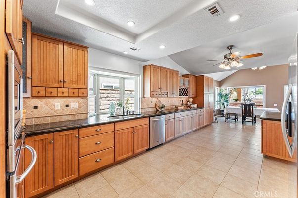 Dining room, Interior, Kitchen, Recessed Lighting, Stainless Steel Appliances