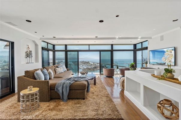 Interior, Living room, Recessed Lighting, Water, Wood Texture Flooring