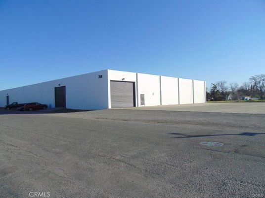 Attached, Exterior, Facade, Modern