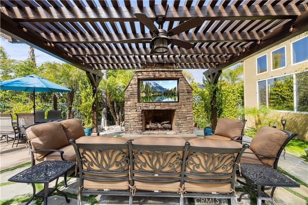 Exterior, Fireplace