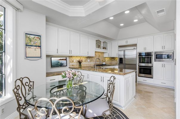Dining room, Interior, Kitchen, Recessed Lighting, Stainless Steel Appliances