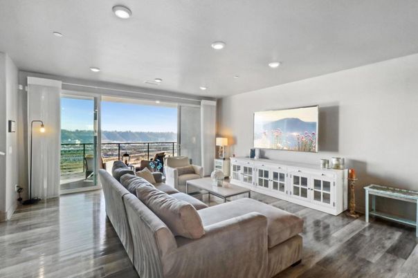 Interior, Living room, Recessed Lighting, Water, Wood Texture Flooring