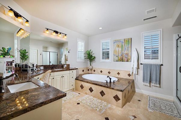 Bathroom, Dual Sink Vanities, Interior, Recessed Lighting
