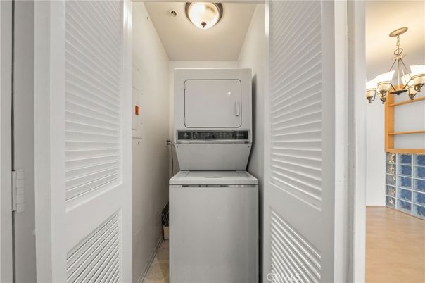 Interior, Utility Closets, Washer, Wood Texture Flooring