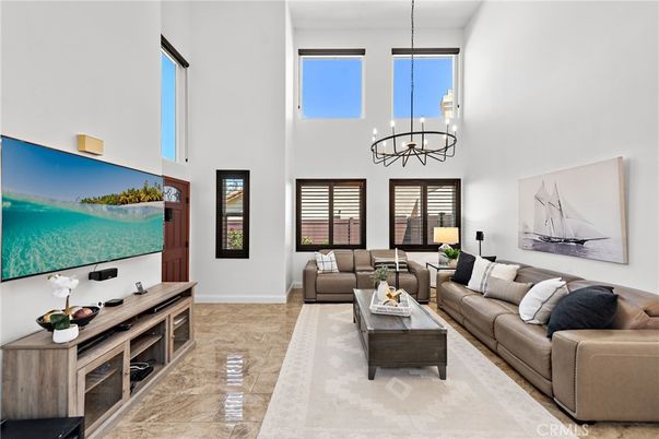 Chandelier, Interior, Living room, Pendant Lights