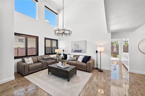 Chandelier, Interior, Living room, Pendant Lights