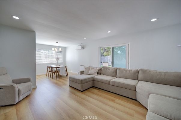 Chandelier, Dining room, Interior, Living room, Recessed Lighting, Wood Texture Flooring