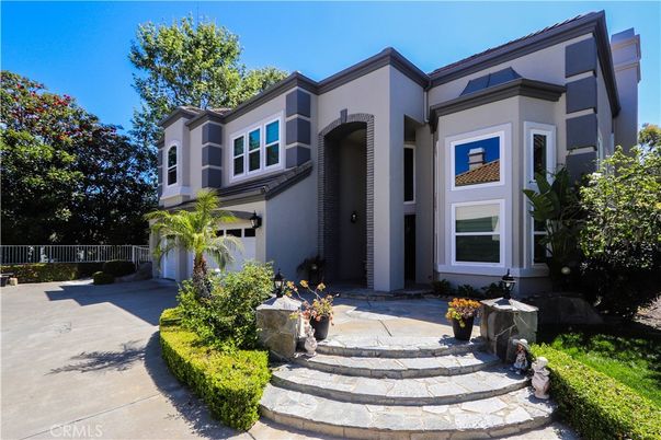 Attached, Exterior, Facade, Modern