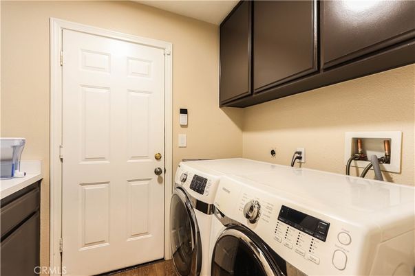 Interior, Washer, Wood Texture Flooring