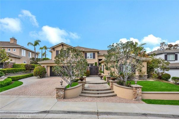 Attached, Exterior, Facade, Mediterranean