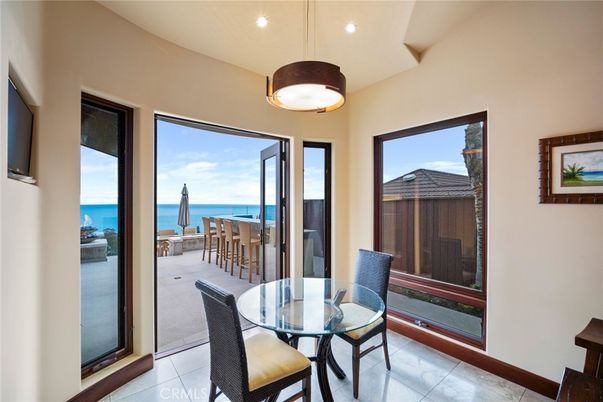 Dining room, Interior, Pendant Lights, Recessed Lighting, Water