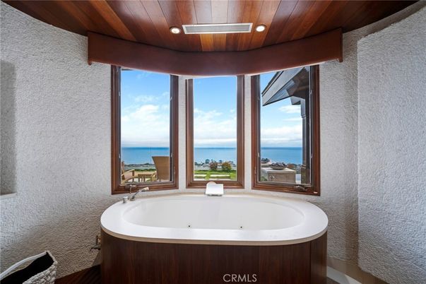 Bathroom, Interior, Recessed Lighting, Water, Wooden Beams, Wooden Ceilings