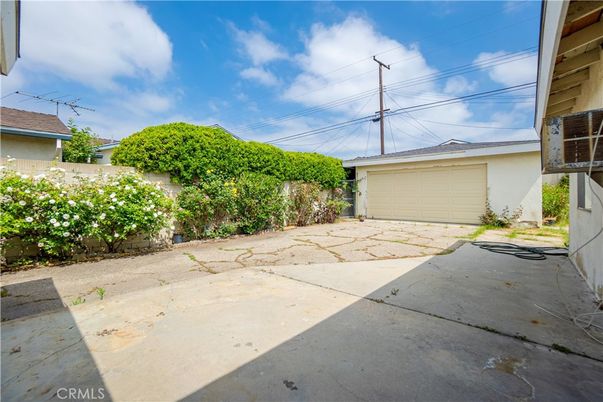 Detached Garage, Exterior