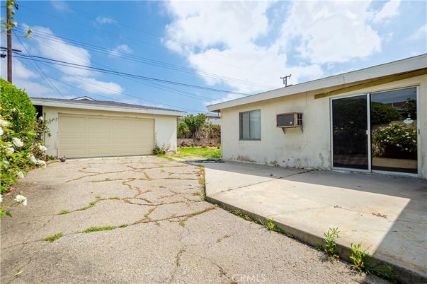 Detached Garage, Exterior