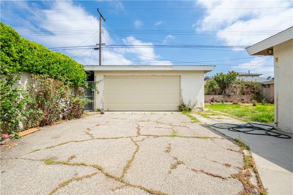 Backyard, Detached Garage, Exterior