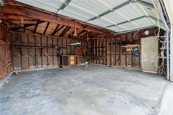 Garage, Interior, Wooden Beams, Wooden Walls