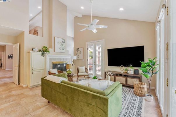 Fireplace, Interior, Living room, Recessed Lighting