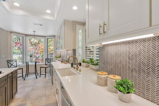 Chandelier, Dining room, Interior, Kitchen, Recessed Lighting