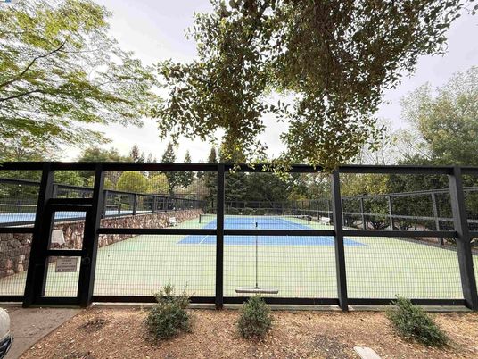Exterior, Tennis Courts