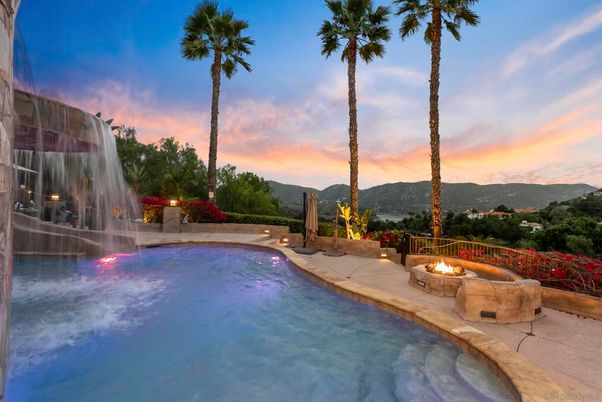 Exterior, Pool, Other