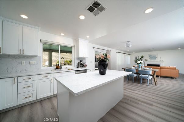 Dining room, Interior, Kitchen, Recessed Lighting, Wood Texture Flooring