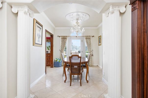 Chandelier, Dining room, Interior