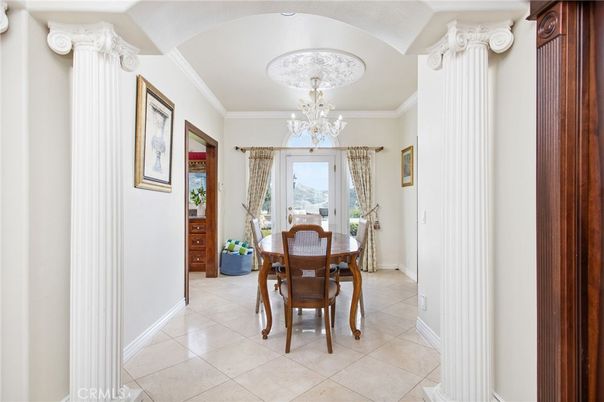 Chandelier, Dining room, Interior