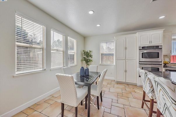 Dining room, Interior, Kitchen, Recessed Lighting, Stainless Steel Appliances