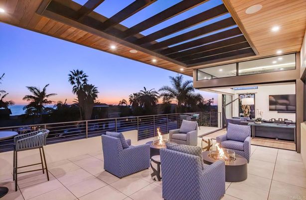 Exterior, Recessed Lighting, Water