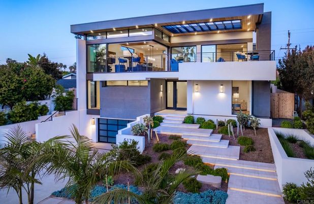 Attached, Exterior, Facade, Modern