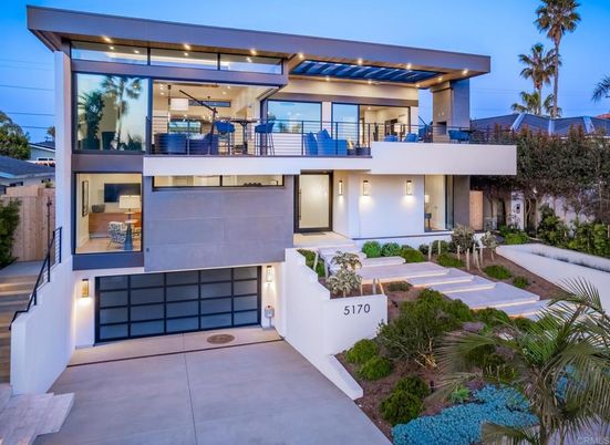 Attached, Exterior, Facade, Modern