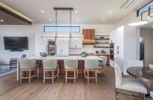 Dining room, Interior, Kitchen, Pendant Lights, Recessed Lighting, Wood Texture Flooring