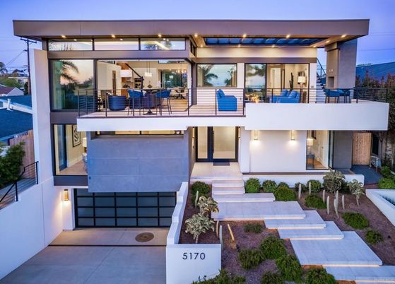 Attached, Exterior, Facade, Modern