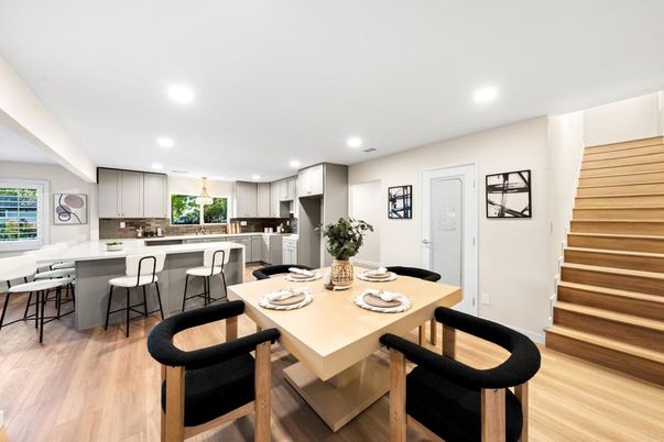 Dining room, Interior, Kitchen, Pendant Lights, Recessed Lighting, Wood Texture Flooring