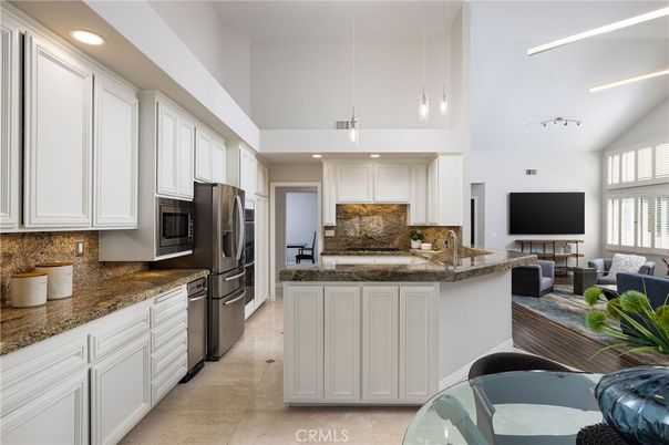 Interior, Kitchen, Living room, Pendant Lights, Recessed Lighting, Stainless Steel Appliances