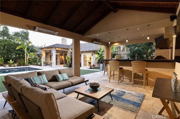 Exterior, Interior, Living room, Pendant Lights, Pool