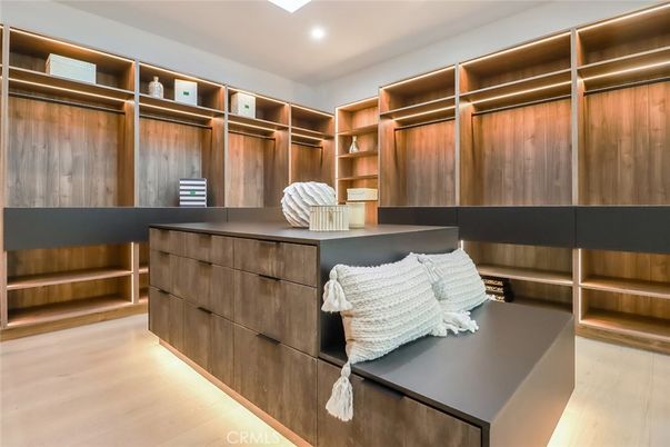Interior, Recessed Lighting, Walk-in Closets, Wood Texture Flooring
