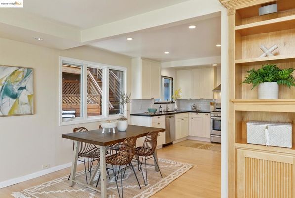 Dining room, Interior, Kitchen, Recessed Lighting, Wood Texture Flooring