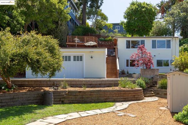 Attached, Exterior, Facade, Raised Ranch