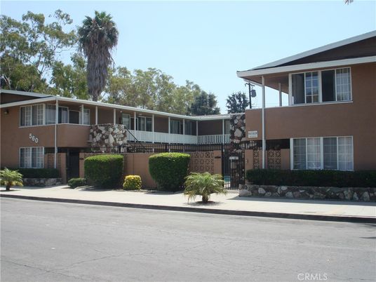 Exterior, Facade, Modern