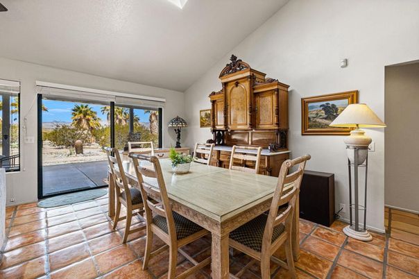 Dining room, Interior