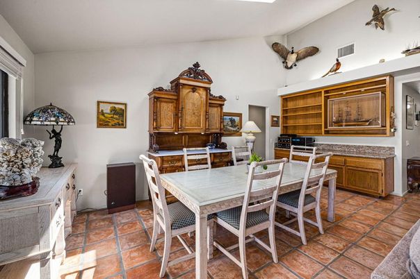 Dining room, Interior