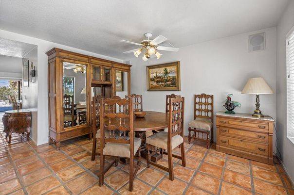 Dining room, Interior