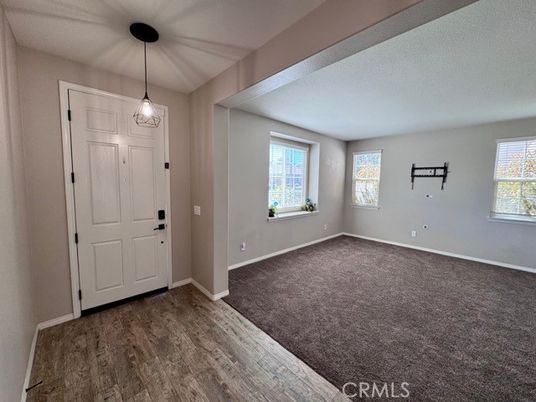 Empty room, Interior, Pendant Lights