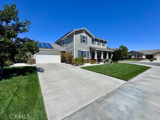 Attached, Exterior, Facade, Solar Panels, Queen Anne Victorian