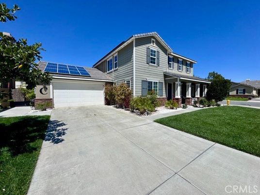 Attached, Exterior, Facade, Solar Panels, Queen Anne Victorian