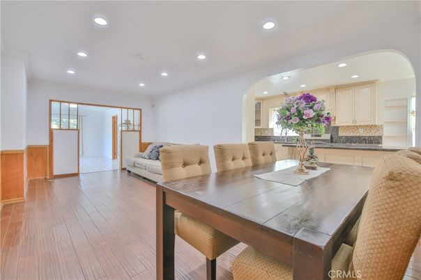 Dining room, Interior, Kitchen, Recessed Lighting, Wood Texture Flooring