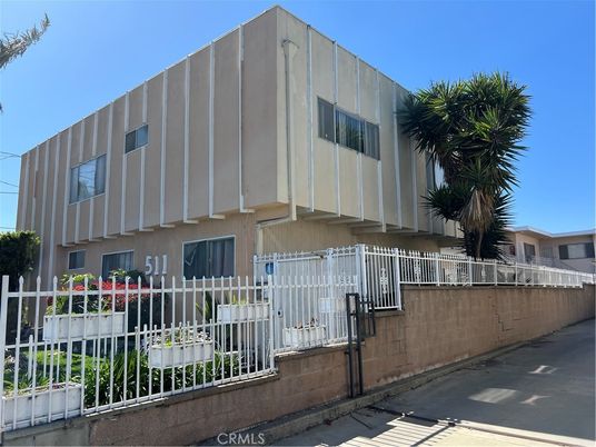 Exterior, Facade, Modern