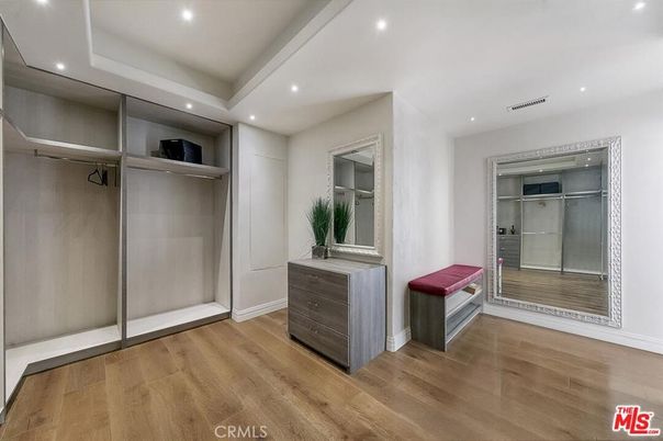 Interior, Recessed Lighting, Walk-in Closets, Wood Texture Flooring