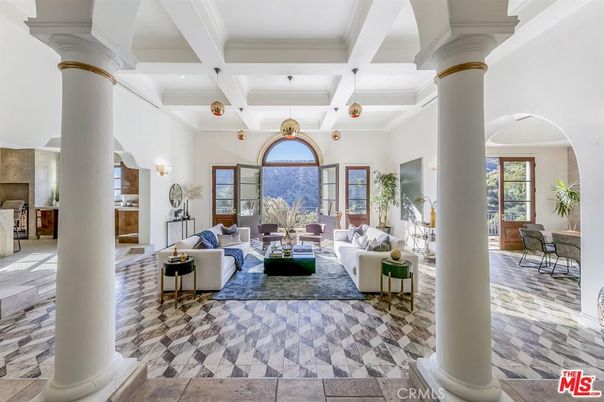 Fireplace, Interior, Living room, Pendant Lights, Recessed Lighting